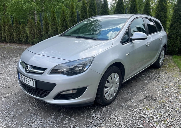 Opel Astra cena 33800 przebieg: 137000, rok produkcji 2014 z Rybnik małe 154